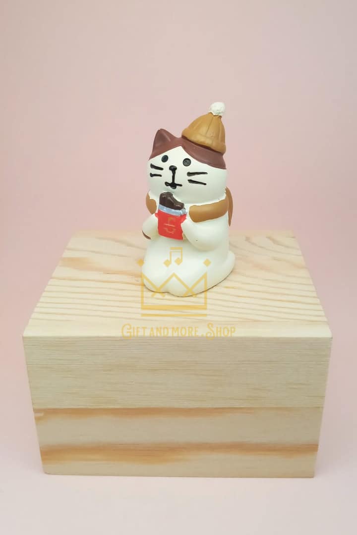 Chocolate cat music box