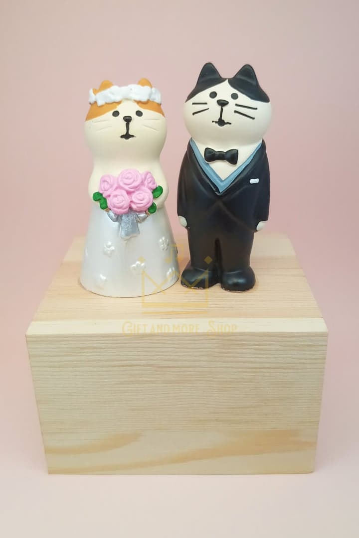 Happy wedding music box