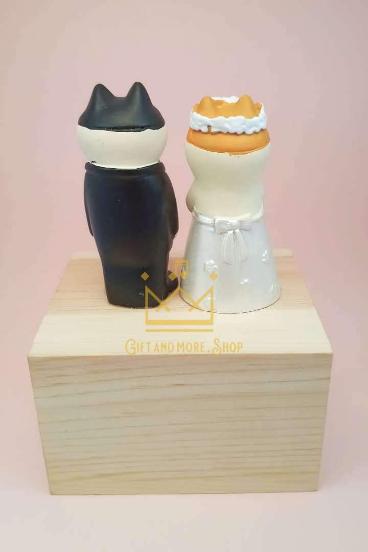 Happy wedding music box
